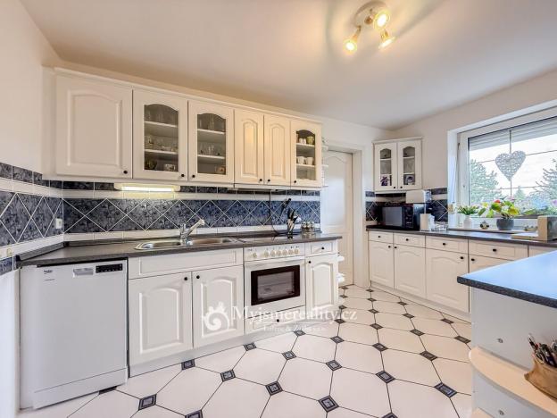 Prodej rodinného domu, Znojmo - Přímětice, Lipová, 161 m2