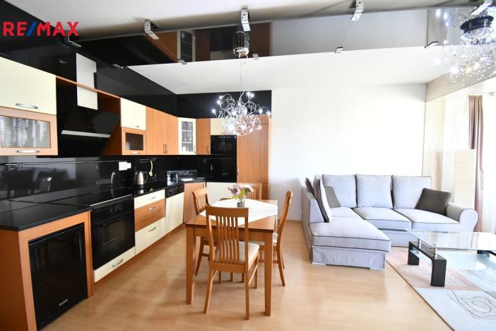 Pronájem bytu 2+kk, Hradec Králové - Třebeš, Svatojánská, 57 m2