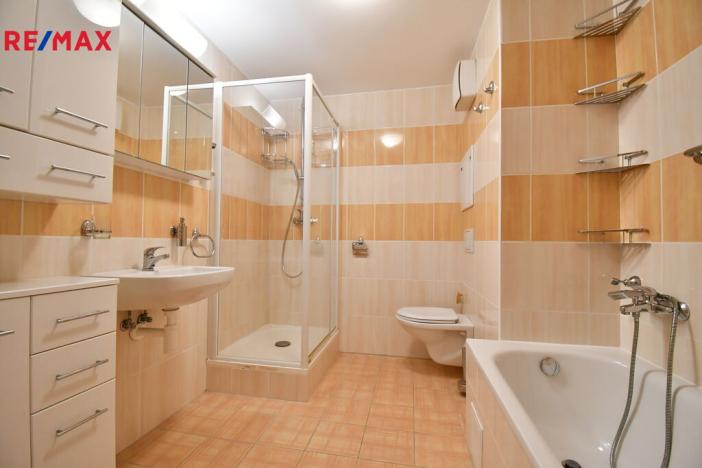 Pronájem bytu 2+kk, Hradec Králové - Třebeš, Svatojánská, 57 m2