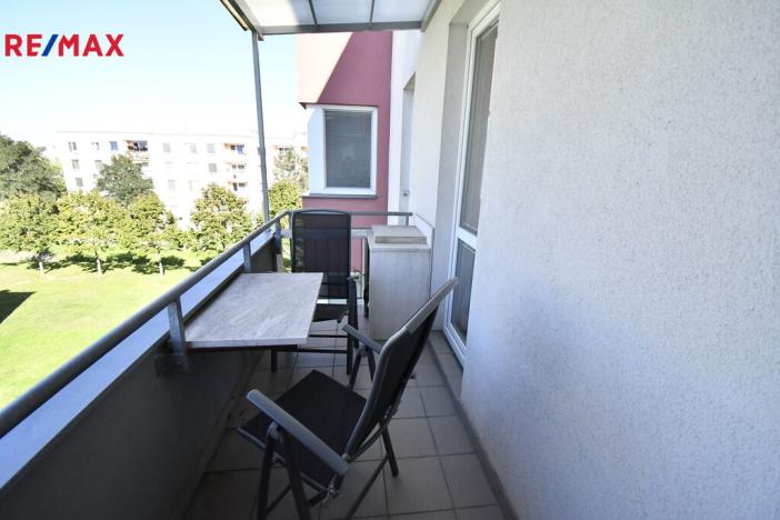 Pronájem bytu 2+kk, Hradec Králové - Třebeš, Svatojánská, 57 m2