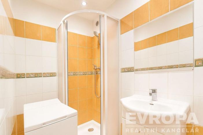 Prodej bytu 2+kk, Praha - Krč, Vikova, 40 m2