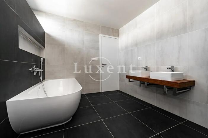 Prodej rodinného domu, Velké Popovice, Malostranská, 350 m2