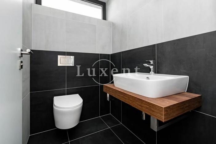 Prodej rodinného domu, Velké Popovice, Malostranská, 350 m2