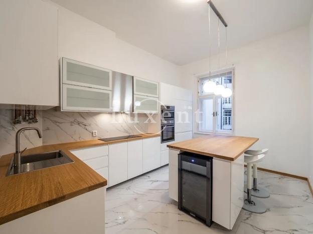 Pronájem bytu 6+kk a větší, Praha - Nové Město, Rašínovo nábřeží, 200 m2