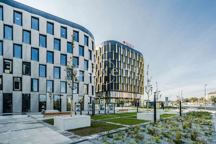 Pronájem kanceláře, Praha, Evropská, 719 m2