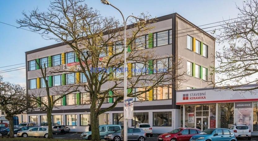 Prodej kanceláře, Hradec Králové - Kukleny, Pražská třída, 1600 m2