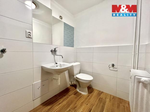 Pronájem bytu 1+kk, Jindřichův Hradec - Jindřichův Hradec II, Nádražní, 24 m2