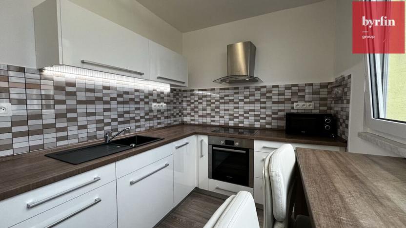 Pronájem bytu 2+1, Opava, Krnovská, 60 m2
