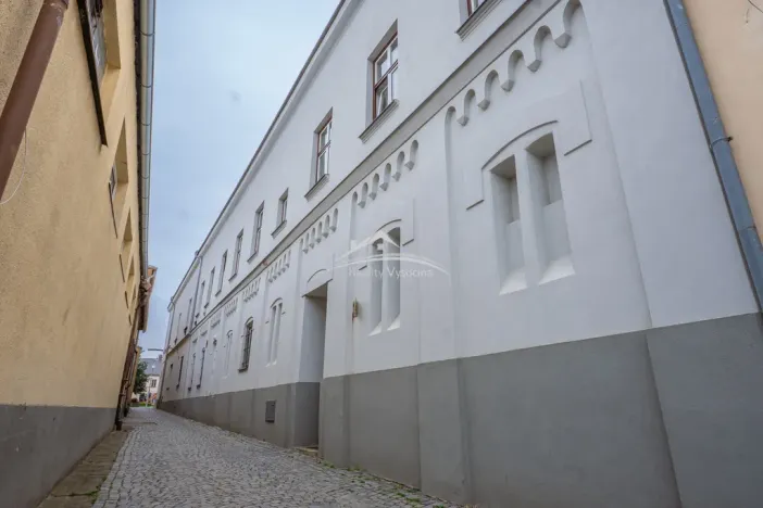 Prodej obchodního prostoru, Polná, Husovo náměstí, 654 m2