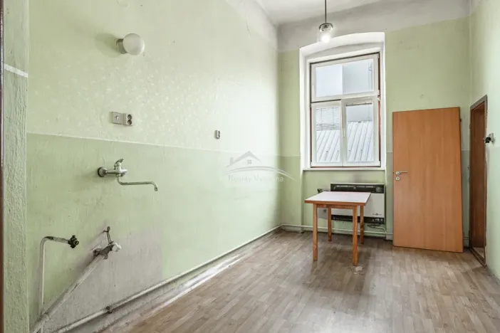 Prodej obchodního prostoru, Polná, Husovo náměstí, 654 m2