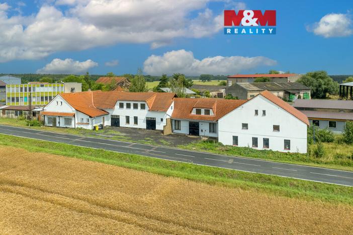 Prodej rodinného domu, Krakovany, 780 m2