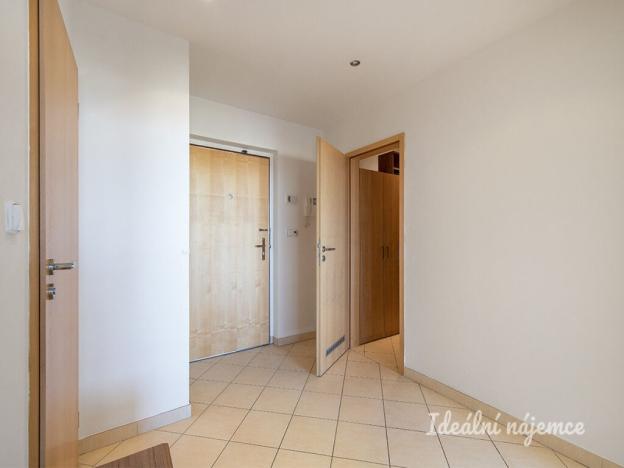 Pronájem bytu 2+kk, Praha - Smíchov, Štorkánova, 53 m2