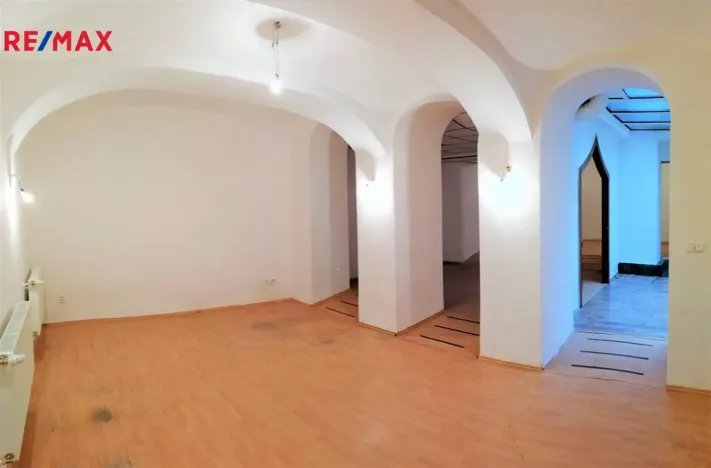 Pronájem obchodního prostoru, Olomouc, Šemberova, 99 m2