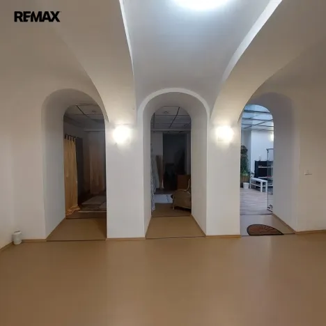 Pronájem obchodního prostoru, Olomouc, Šemberova, 99 m2