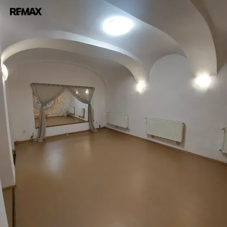 Pronájem obchodního prostoru, Olomouc, Šemberova, 99 m2