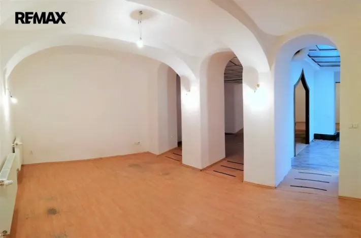 Pronájem obchodního prostoru, Olomouc, Šemberova, 99 m2