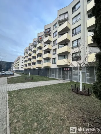 Pronájem garáže, Praha - Modřany, Mezi vodami, 14 m2