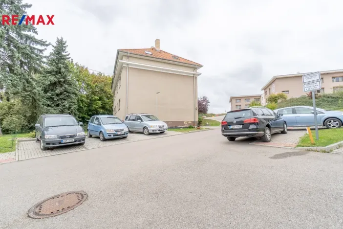 Prodej bytu 3+1, Říčany - Voděrádky, Krabošická, 58 m2