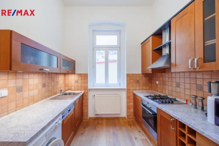 Pronájem bytu 4+1, Karlovy Vary, Jaltská, 108 m2