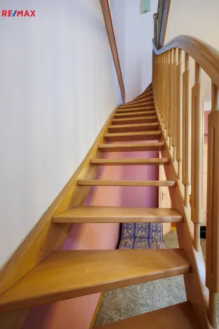 Pronájem bytu 4+1, Karlovy Vary, Jaltská, 108 m2