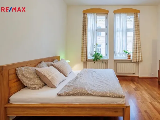 Pronájem bytu 4+1, Karlovy Vary, Jaltská, 108 m2