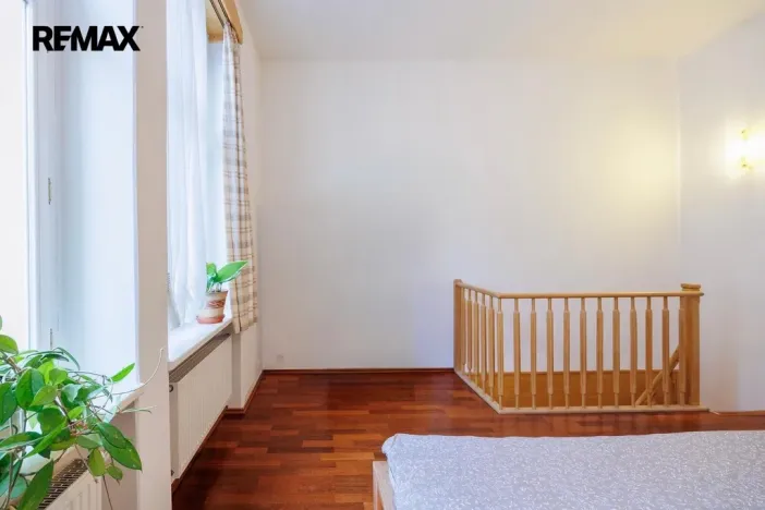 Pronájem bytu 4+1, Karlovy Vary, Jaltská, 108 m2