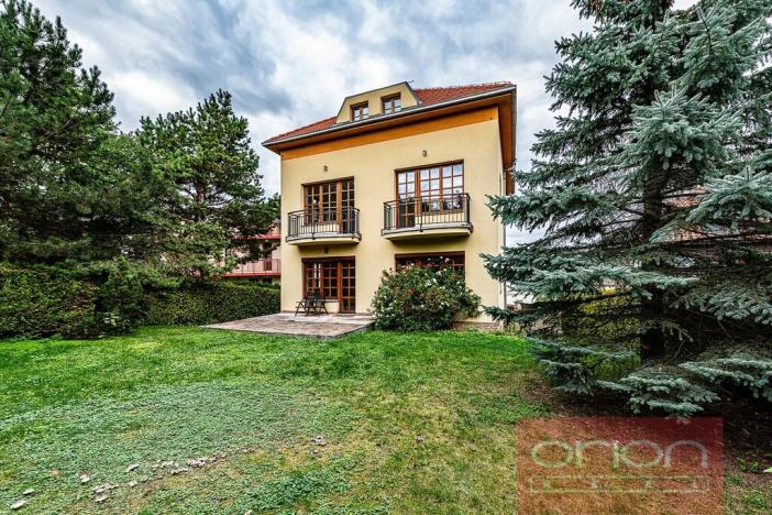 Pronájem rodinného domu, Praha - Břevnov, Oddělená, 316 m2