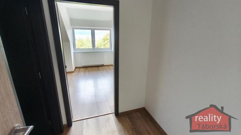 Prodej bytu 1+kk, Nupaky, Nupacká, 38 m2