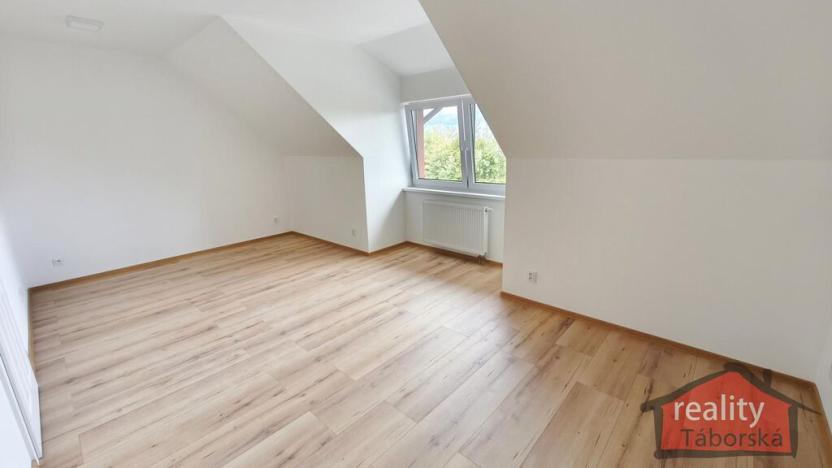 Prodej bytu 1+kk, Nupaky, Nupacká, 39 m2