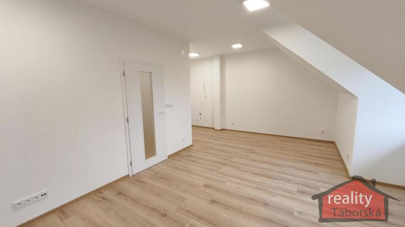 Prodej bytu 1+kk, Nupaky, Nupacká, 39 m2