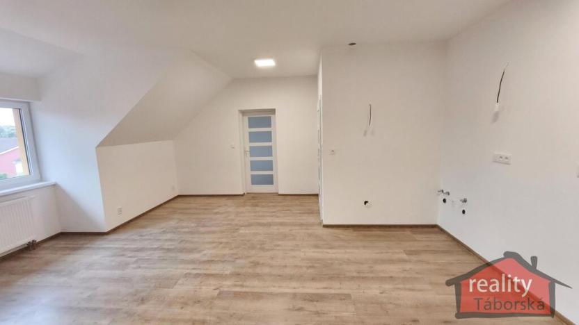 Prodej bytu 2+kk, Nupaky, Nupacká, 60 m2