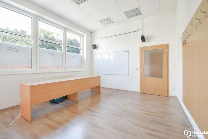 Prodej komerční nemovitosti, Olomouc, Družební, 102 m2