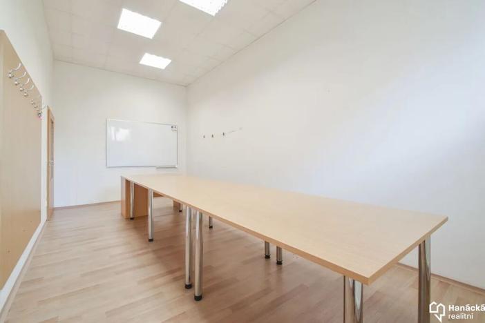 Prodej komerční nemovitosti, Olomouc, Družební, 102 m2