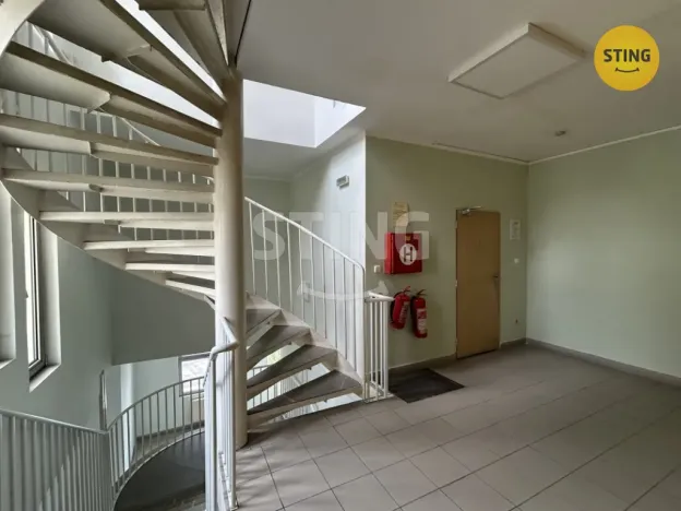 Pronájem kanceláře, Karviná, Karola Śliwky, 830 m2