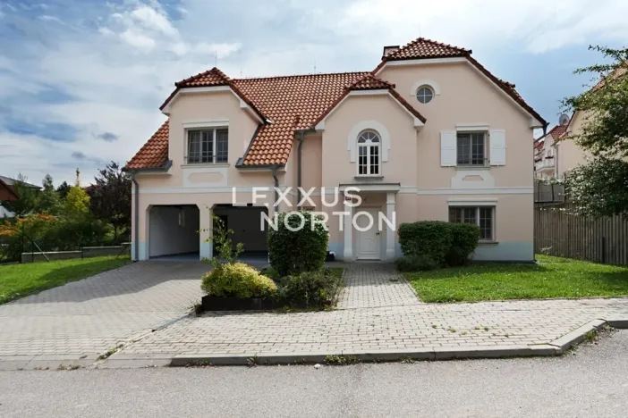 Pronájem vily, Praha - Nebušice, K vinicím, 288 m2