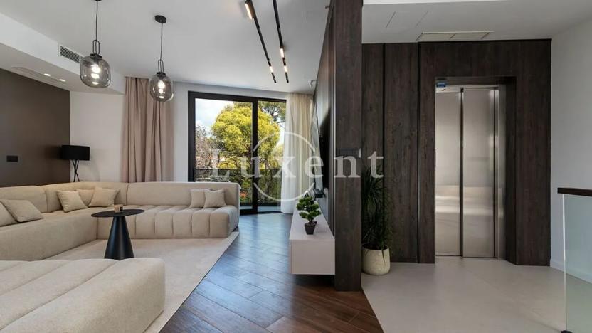 Prodej vily, Trogir, Chorvatsko, 310 m2