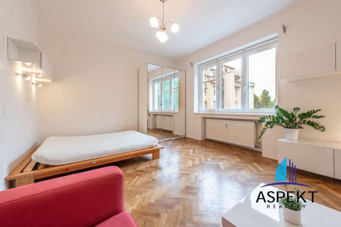 Pronájem bytu 1+kk, Praha - Podolí, Dvorecké náměstí, 30 m2