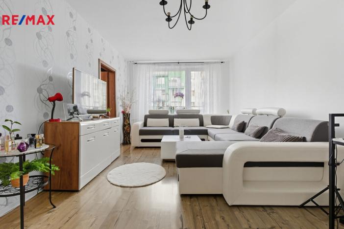 Prodej bytu 3+1, Karlovy Vary - Drahovice, Vítězná, 74 m2