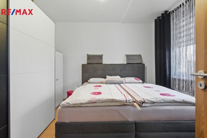 Prodej bytu 3+1, Karlovy Vary - Drahovice, Vítězná, 74 m2