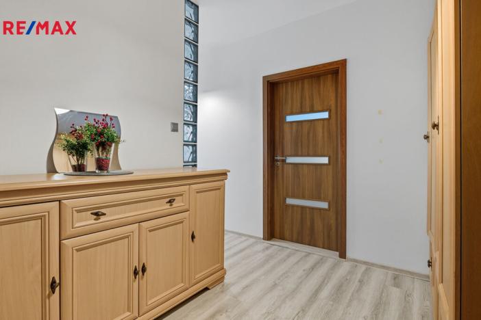 Prodej bytu 3+1, Karlovy Vary - Drahovice, Vítězná, 74 m2