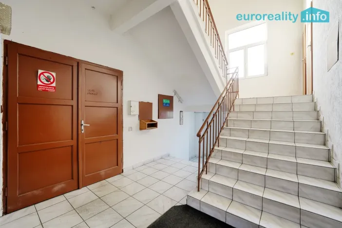 Prodej výrobních prostor, Plesná, Dlouhá, 2031 m2