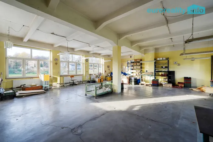 Prodej výrobních prostor, Plesná, Dlouhá, 2031 m2