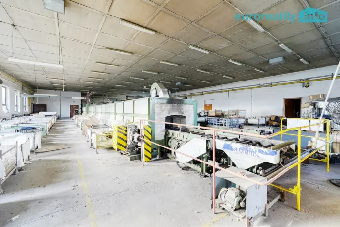 Prodej výrobních prostor, Plesná, Dlouhá, 2031 m2