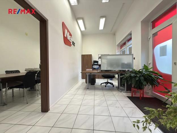 Pronájem obchodního prostoru, Blatná, Nad Lomnicí, 110 m2