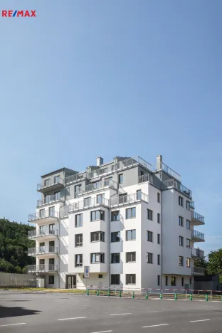 Prodej bytu 1+kk, Karlovy Vary, Šumavská, 42 m2