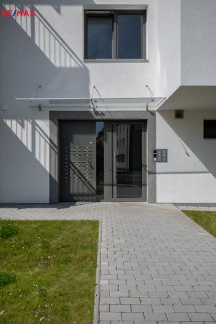 Prodej bytu 2+kk, Karlovy Vary, Šumavská, 76 m2