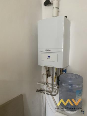 Pronájem obchodního prostoru, Hradec Králové, Československé armády, 47 m2