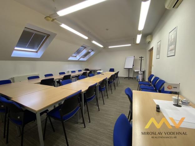 Pronájem kanceláře, Hradec Králové, Československé armády, 259 m2