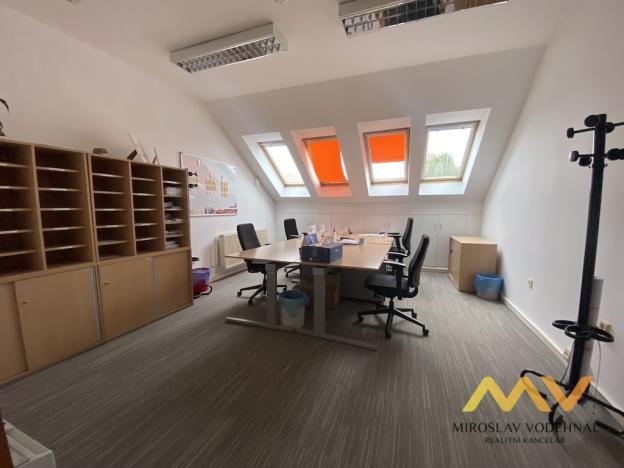Pronájem kanceláře, Hradec Králové, Československé armády, 259 m2