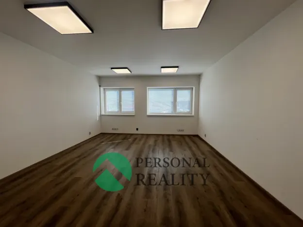 Pronájem výrobních prostor, Herink, Hlavní, 1106 m2